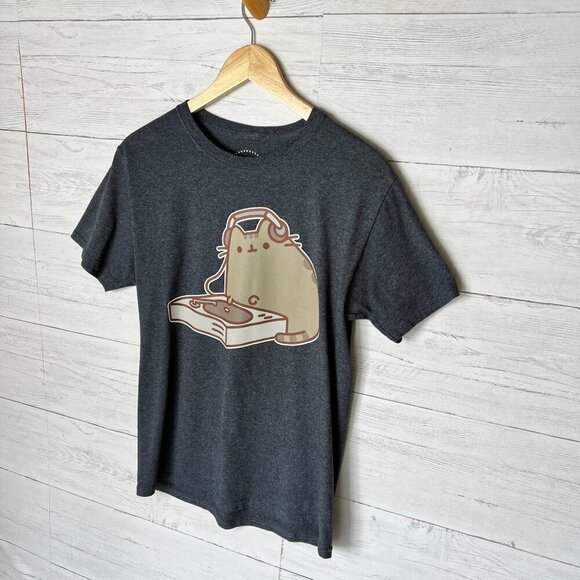 Pusheen T Shirt Womens Size Small Gray DJ Cat Cotton Blend Kawaii Everyday - Picture 4 of 11